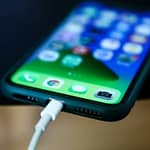 brazil-fines-apple-19-million-for-selling-iphones-without-ch_knj1.1200.jpg