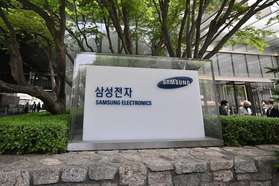 samsung is reportedly planning to raise chip prices by 20 3khm.1200