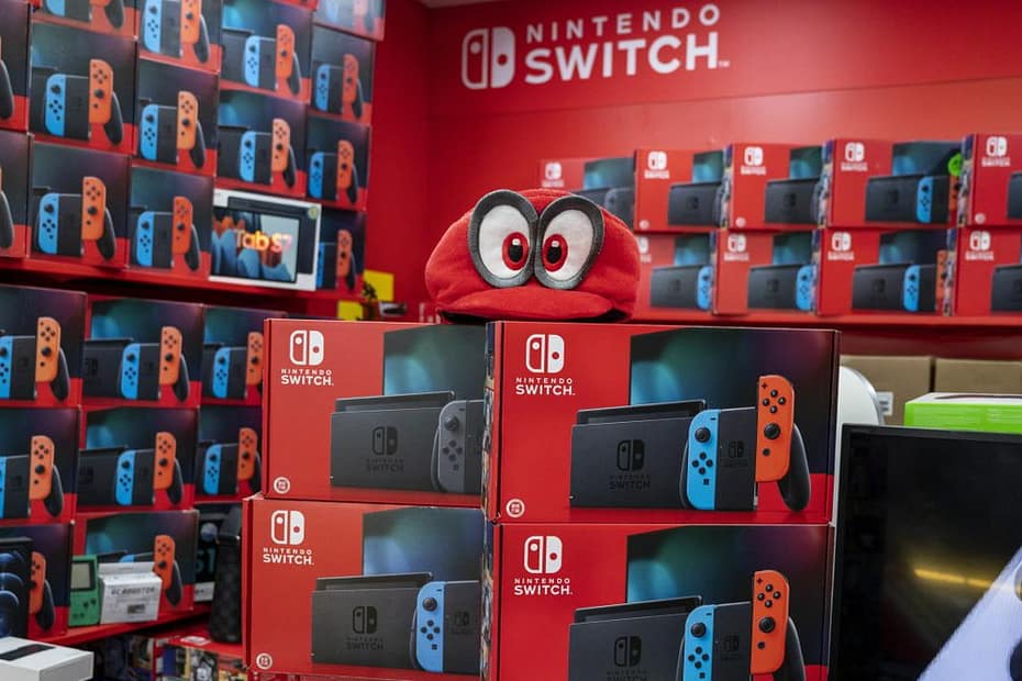 nintendo switch packaging expected to shrink by 20 upvx.1200
