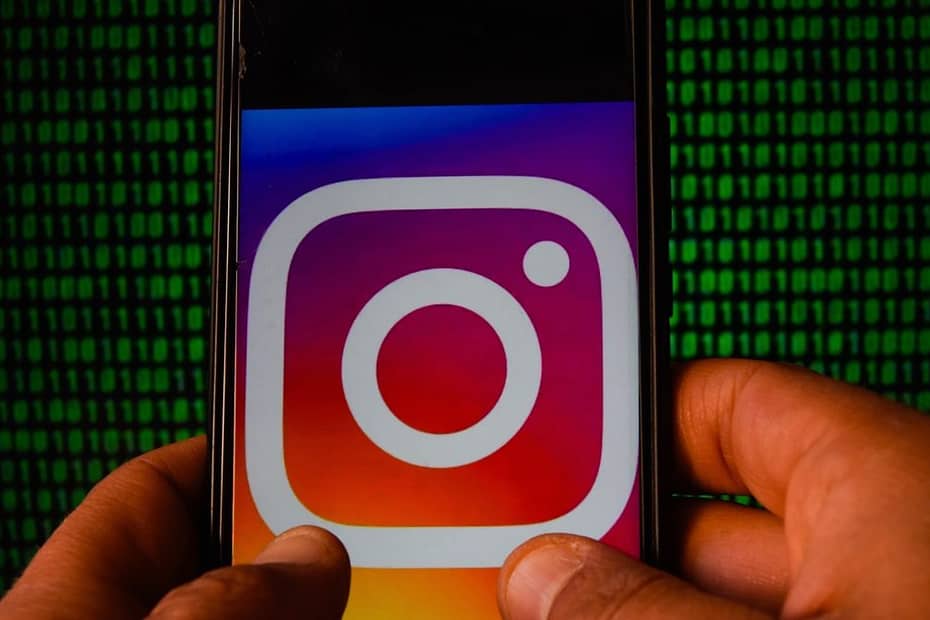 phishers lure instagram users with fake verification forms sums.1200
